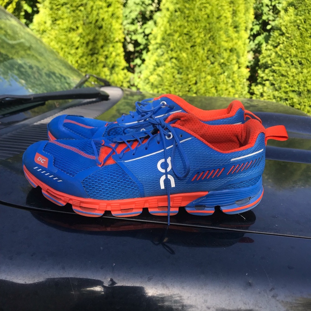 Cloudtec running shoes size 10